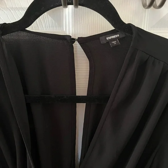 Express Elegant Long Sleeve V Neck Wide Leg Black Jumpsuit XL - Picture 3 of 5